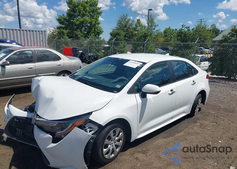 2021 Toyota Corolla Le z USA, uszkodzony, nr VIN 5YFEPMAE5MP243866